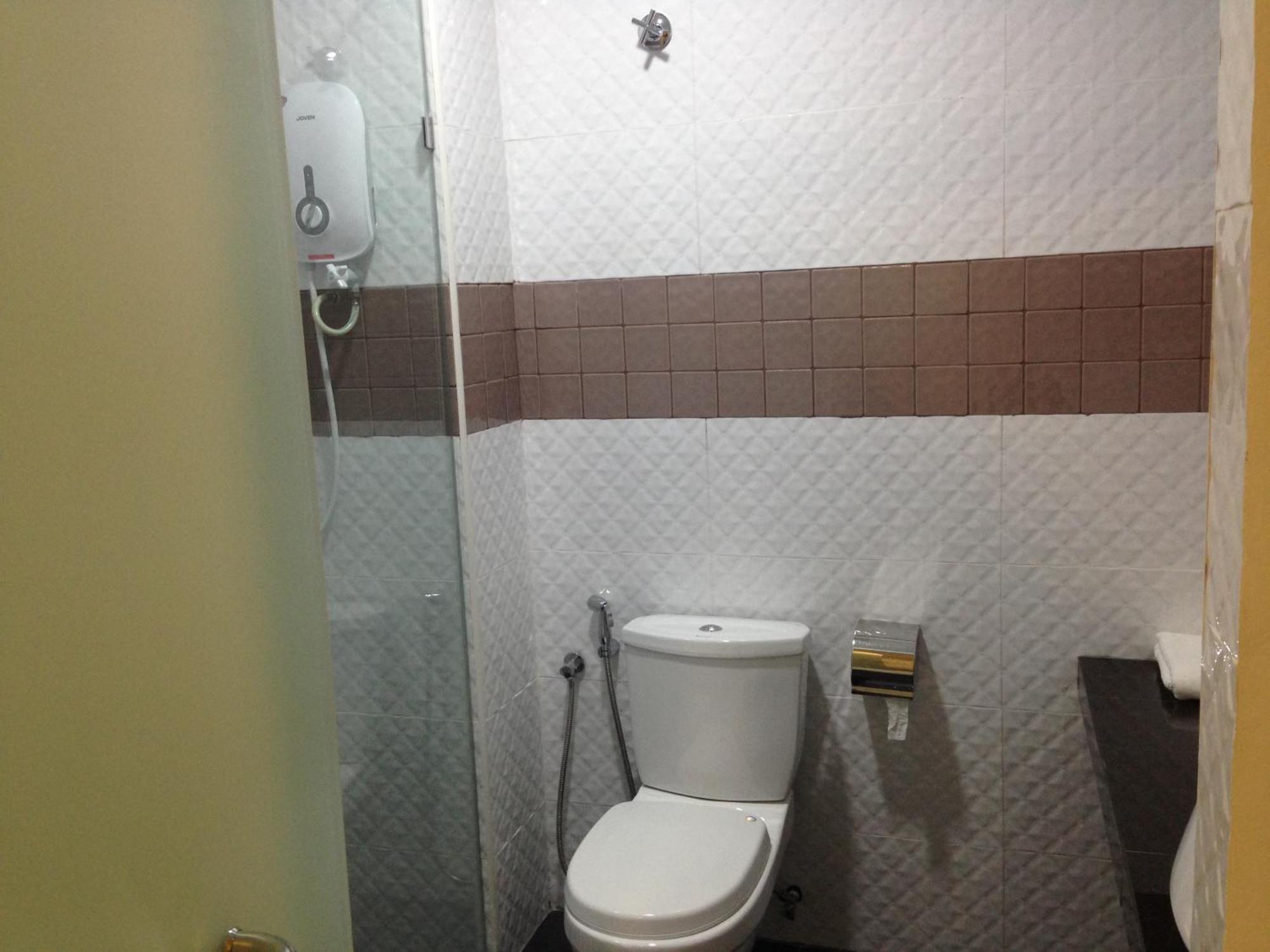 Crystal Garden Hotel - Seri Kembangan Phòng bức ảnh