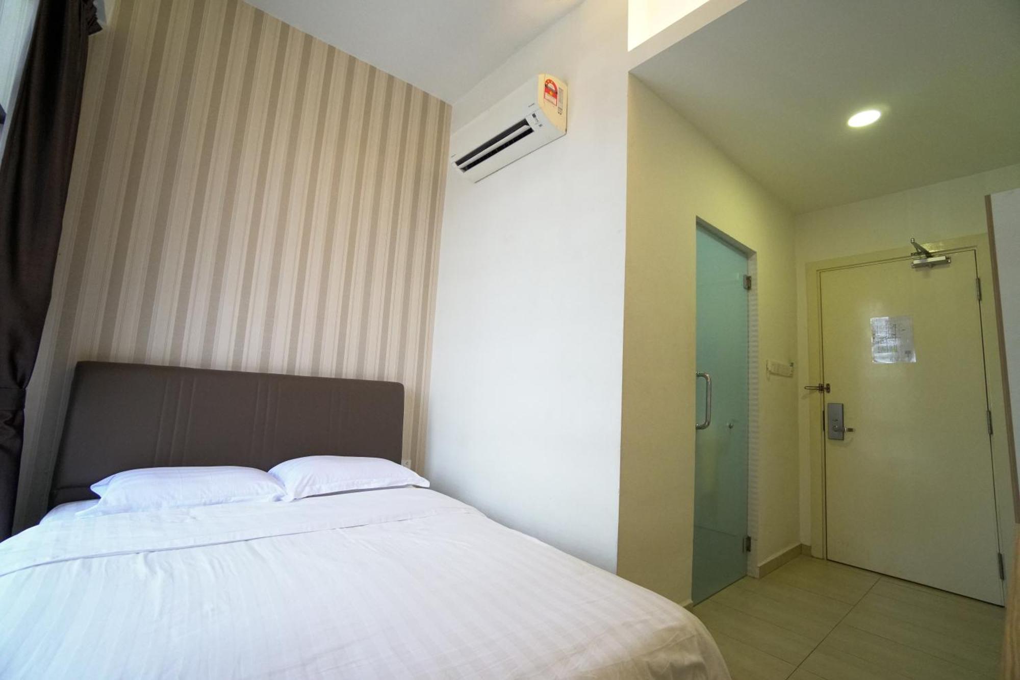 Crystal Garden Hotel - Seri Kembangan Ngoại thất bức ảnh